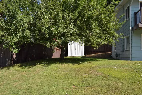 Exterior - 1205 NW Clifford St, Pullman, WA 99163 photo 6 of 9