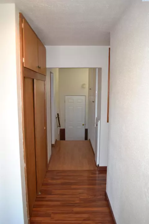Entry Way - 1205 NW Clifford St, Pullman, WA 99163 photo 1 of 1