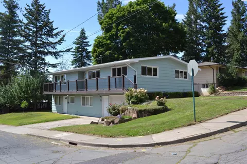 Exterior - 1205 NW Clifford St, Pullman, WA 99163 photo 4 of 9