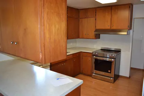Kitchen - 1205 NW Clifford St, Pullman, WA 99163 photo 5 of 9