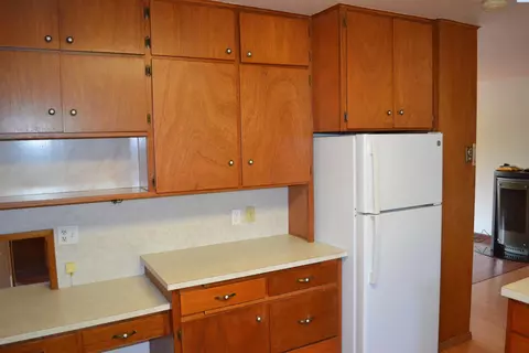 Kitchen - 1205 NW Clifford St, Pullman, WA 99163 photo 2 of 9