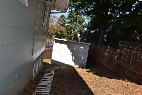 Exterior - 1205 NW Clifford St, Pullman, WA 99163 photo 7 of 9