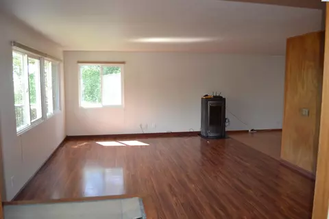 Living - 1205 NW Clifford St, Pullman, WA 99163 photo 1 of 6
