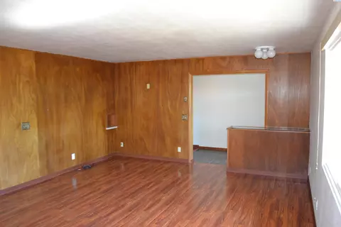 Living - 1205 NW Clifford St, Pullman, WA 99163 photo 2 of 6
