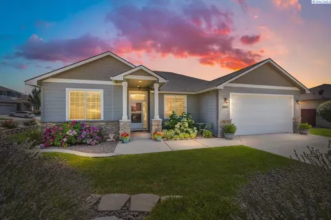 10201 W 18th Ct, Kennewick, WA 99338