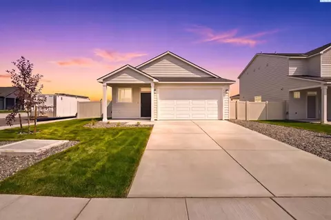 1422 Lena Ave, Benton City, WA 99320
