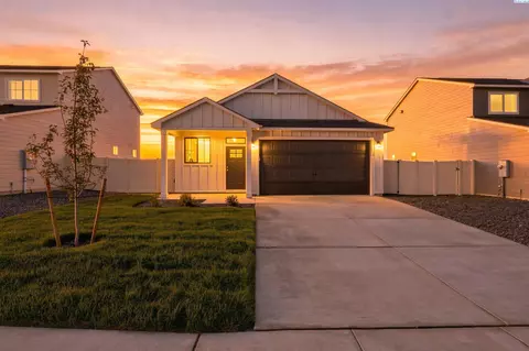 1418 Lena Ave, Benton City, WA 99320