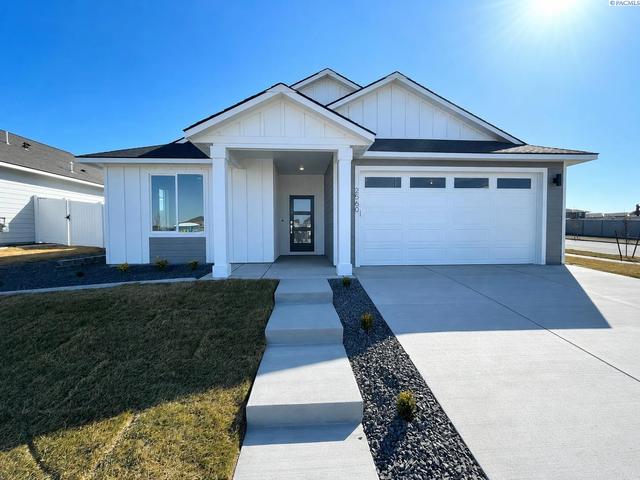 2560 Clark Ridge Dr, Richland, WA 99352