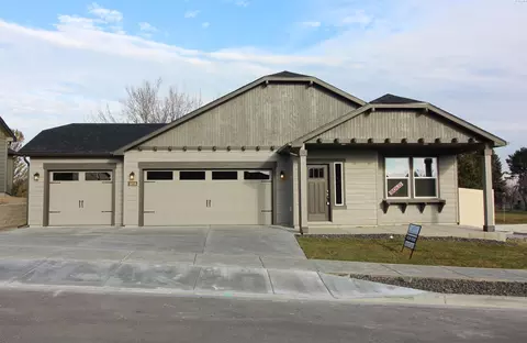5038 W 28th Ave, Kennewick, WA 99336