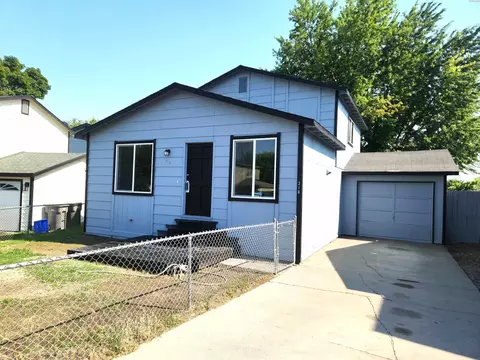 218 E 8th Pl, Kennewick, WA 99336