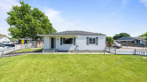 1008 Adams St, Richland, WA 99354