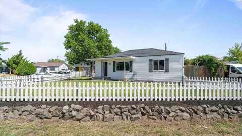 1008 Adams St, Richland, WA 99354