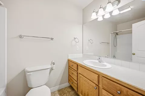 Bath - 610 SW Sundance, Pullman, WA 99163 photo 3 of 3