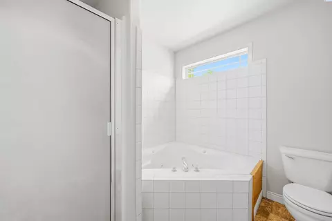 Bath - 610 SW Sundance, Pullman, WA 99163 photo 2 of 3