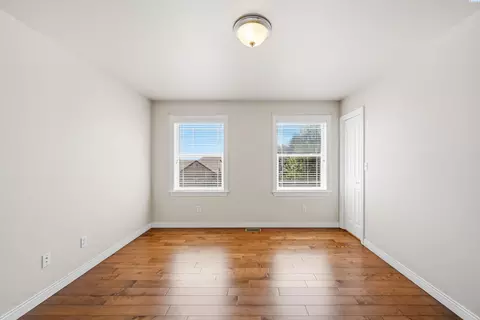 Bedroom - 610 SW Sundance, Pullman, WA 99163 photo 6 of 9