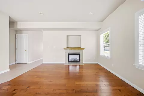 Living - 610 SW Sundance, Pullman, WA 99163 photo 7 of 11