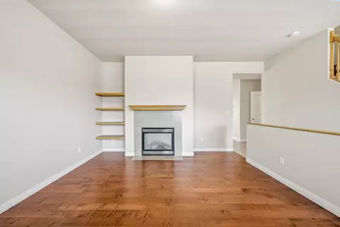 Living - 610 SW Sundance, Pullman, WA 99163 photo 1 of 11