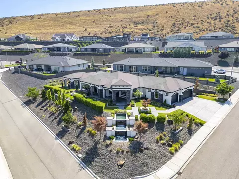 1412 Meadow Hills Dr, Richland, WA 99352