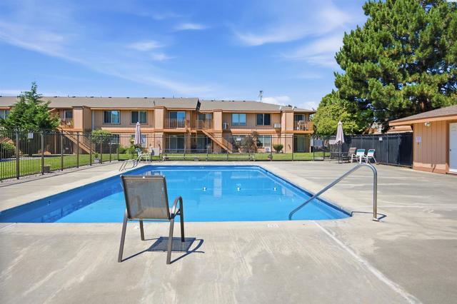 3121 W Hood Ave C-101, Kennewick, WA 99336