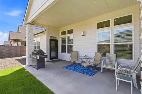 Exterior - 8317 Silver Mound Dr, Pasco, WA 99301 photo 7 of 8