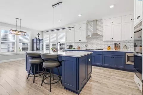 Kitchen - 8317 Silver Mound Dr, Pasco, WA 99301 photo 5 of 9