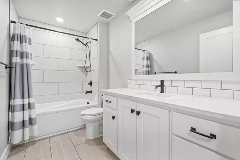Bath - 8317 Silver Mound Dr, Pasco, WA 99301 photo 2 of 6