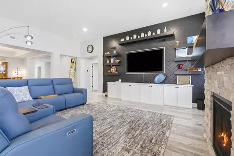 Living - 8317 Silver Mound Dr, Pasco, WA 99301 photo 4 of 4