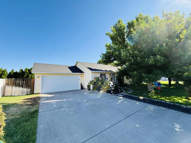 4780 Thrush Ln, West Richland, WA 99353
