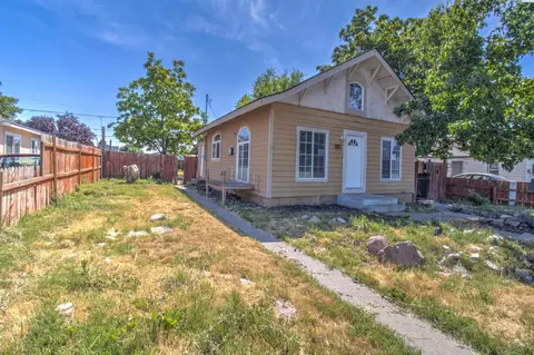 1112 S 9th St, Sunnyside, WA 98944