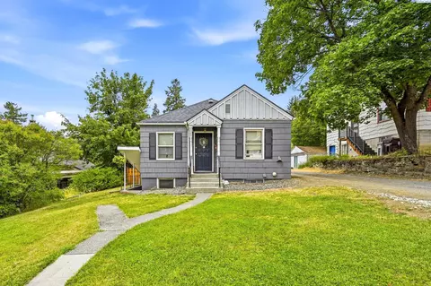 Exterior - 225 SW Blaine St, Pullman, WA 99163 photo 4 of 9
