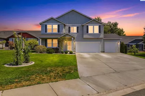 2144 Crab Apple Cir, West Richland, WA 99353
