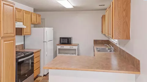 Kitchen - 1625 NE Whealand, Pullman, WA 99163 photo 3 of 3