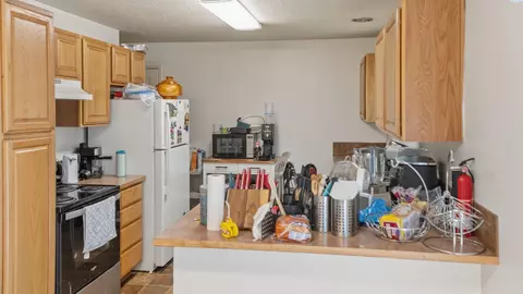 Kitchen - 1625 NE Whealand, Pullman, WA 99163 photo 1 of 3