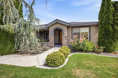1929 Gala Way, Richland, WA 99352