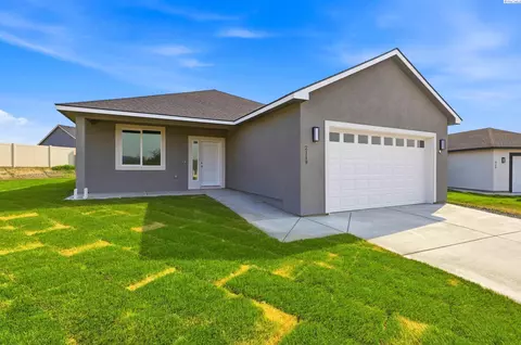2119 S Elm Pl, Kennewick, WA 99337