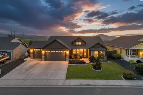 6151 Teak Ln, West Richland, WA 99353