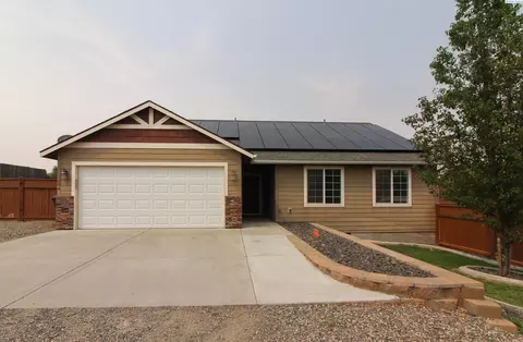1204 9th St, Benton City, WA 99320