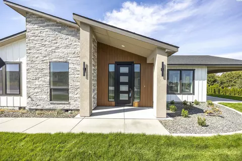 2324 Lariat Ln, Richland, WA 99352