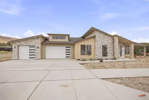2324 Lariat Ln, Richland, WA 99352