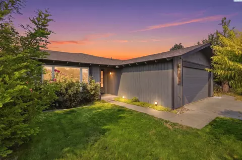 106 W 23rd Pl, Kennewick, WA 99337