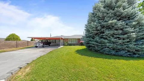 816 N Ely Pl, Kennewick, WA 99336