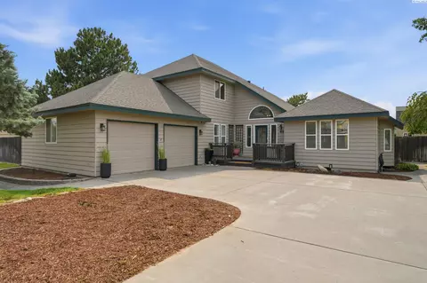 4489 Northlake Dr, West Richland, WA 99353