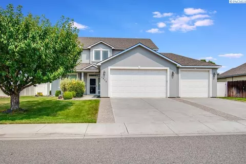 1815 Sunshine Ave, West Richland, WA 99353