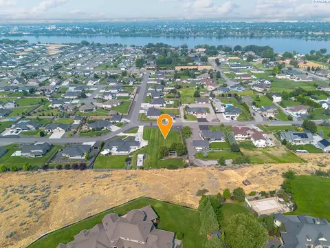 7131 Sandy Ridge Rd, Pasco, WA 99301 photo 2