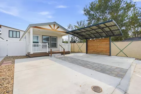 1119 N Harrison Pl, Kennewick, WA 99336