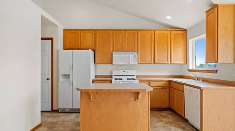 Kitchen - 146 Henley Dr, Pasco, WA 99301 photo 1 of 4