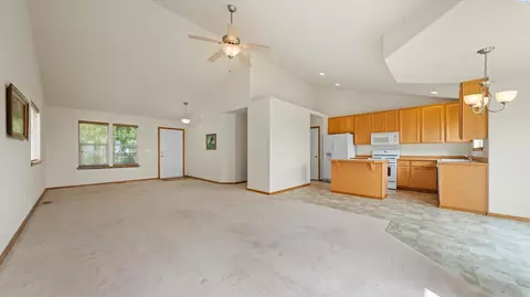 Living - 146 Henley Dr, Pasco, WA 99301 photo 4 of 4