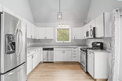 Kitchen - 510 NW State St, Pullman, WA 99163 photo 1 of 3