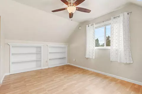 Bedroom - 510 NW State St, Pullman, WA 99163 photo 3 of 4