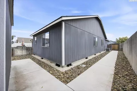 Exterior - 5004 Arthur Ln, Pasco, WA 99301 photo 8 of 9